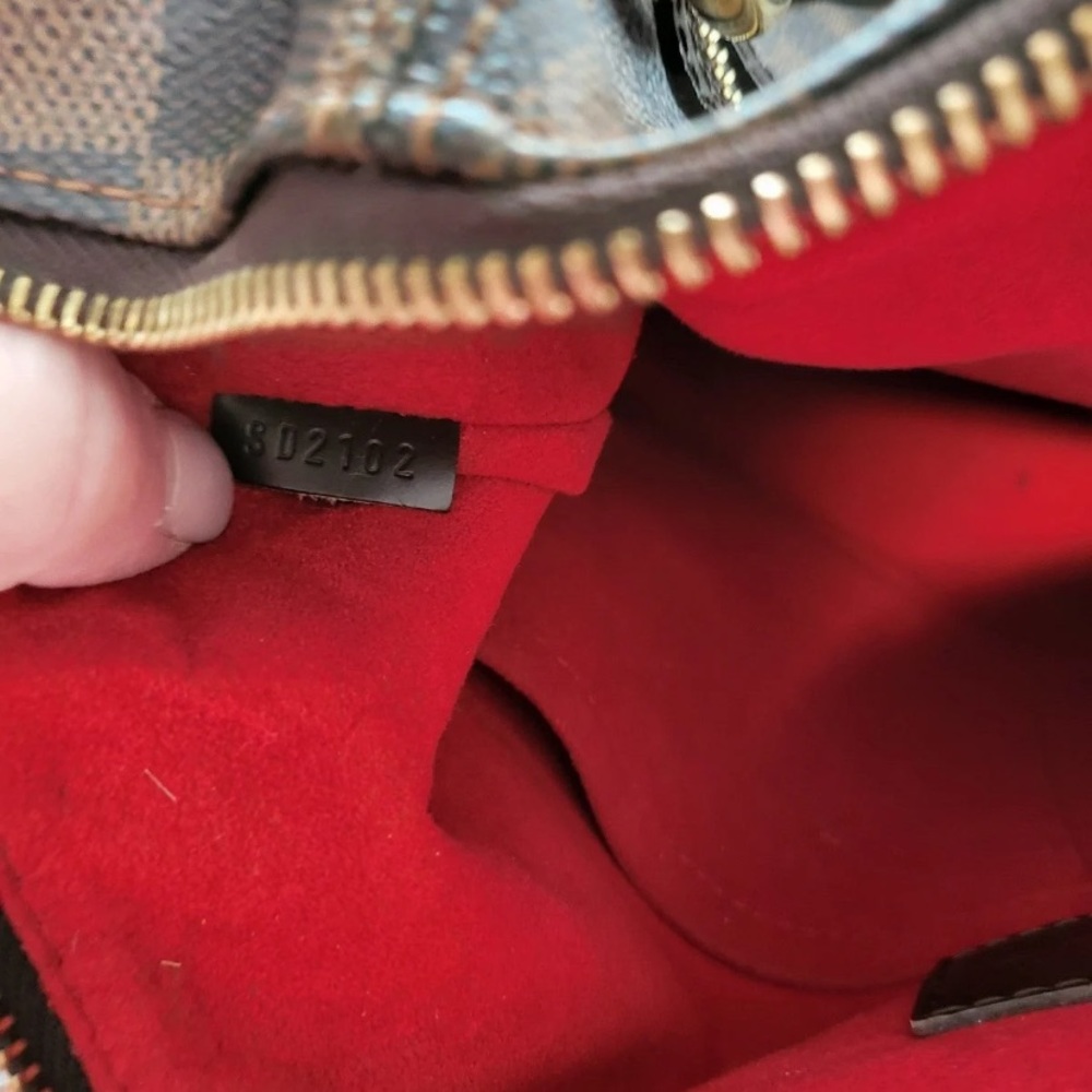 Louis Vuitton Brown Checkered Shoulder Bag - Picture 9 of 16